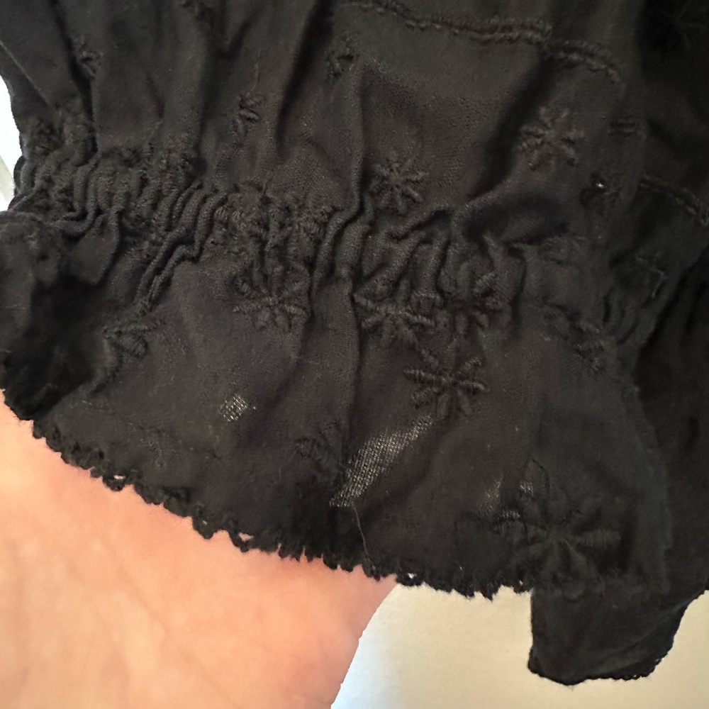 Old navy Lacey peplum top black large - Picture 3 of 4